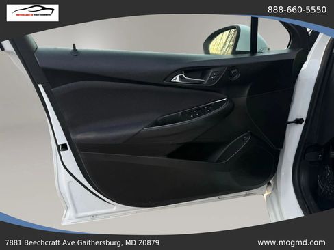 Used 2019 Chevrolet Cruze LT w/ Convenience Package FWD image 17