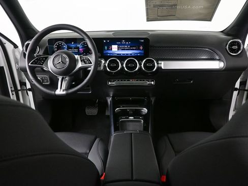 New 2026 Mercedes-Benz GLB 250 image 17