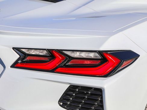 Used 2021 Chevrolet Corvette Stingray image 9