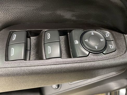 Used 2020 Chevrolet Equinox Premier image 31