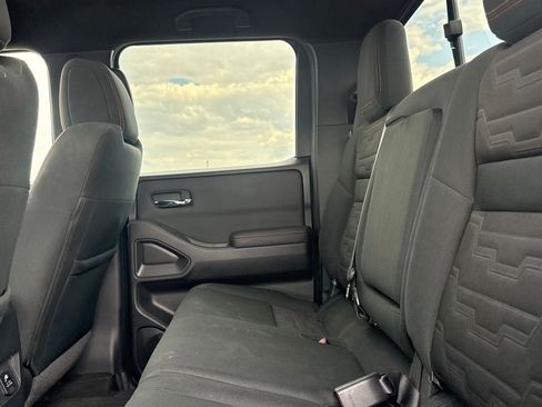 Used 2022 Nissan Frontier PRO-4X AWD/4WD image 37