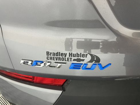 Used 2023 Chevrolet Bolt EUV LT w/ Convenience Package FWD image 11
