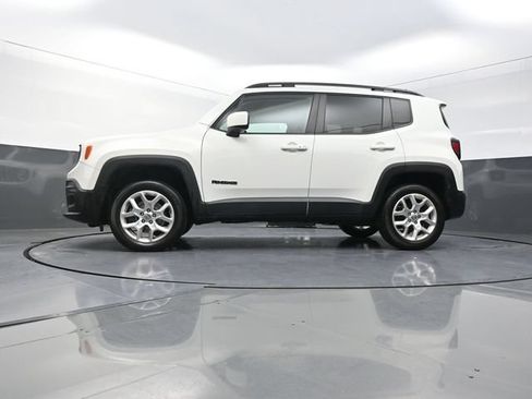 Used 2017 Jeep Renegade Latitude AWD/4WD image 34