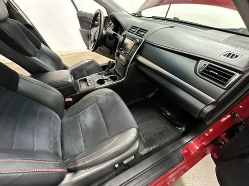 Used 2015 Toyota Camry XSE w/ Moonroof Package image 22