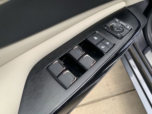 Certified 2025 Lexus ES 350 w/ Premium Package image 15