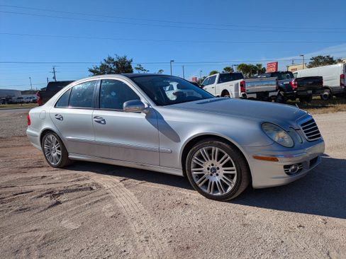 Used 2007 Mercedes-Benz E 350 Sedan image 2