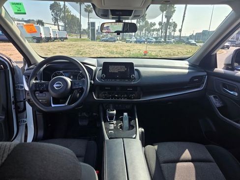 Used 2024 Nissan Rogue SV image 14