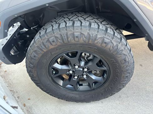 Used 2019 Jeep Wrangler Unlimited Sahara w/ Quick Order Package 24M Moab image 12