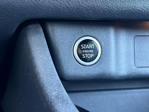 Used 2021 Nissan Rogue SV AWD/4WD image 28