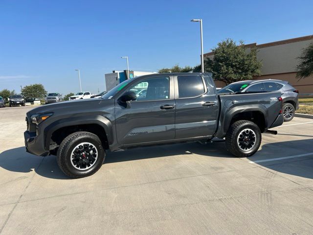 Used 2025 Toyota Tacoma TRD Off-Road AWD/4WD image 6