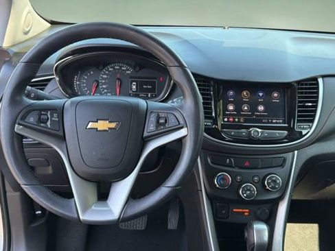 Used 2022 Chevrolet Trax LT w/ Sport Edition AWD/4WD image 10