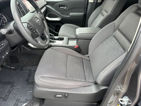 Certified 2022 Nissan Frontier SV image 9