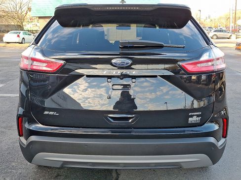 Used 2024 Ford Edge SEL w/ Convenience Package image 5