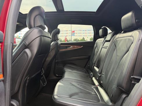 Used 2016 Lincoln MKX Reserve w/ Technology Package AWD/4WD image 18