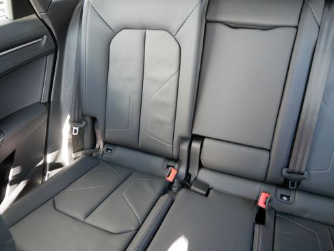 Used 2025 Audi Q3 2.0T Premium w/ Convenience Package image 12