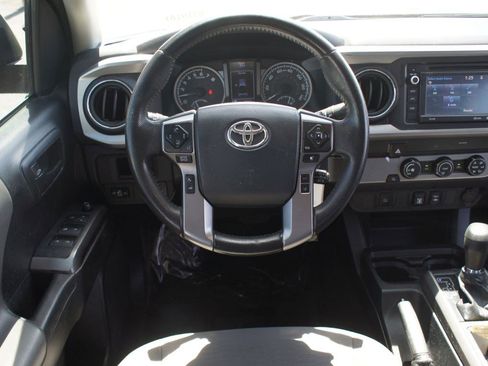 Used 2019 Toyota Tacoma SR5 RWD image 5