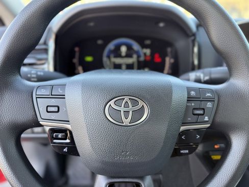 New 2025 Toyota Camry LE image 31