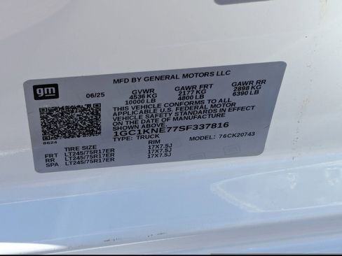 Certified 2025 Chevrolet Silverado 2500 LT w/ Convenience Package image 18