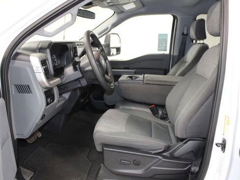 Used 2024 Ford F250 XLT image 26
