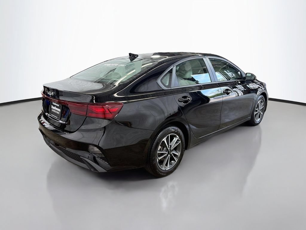 Used 2023 Kia Forte LXS FWD image 9