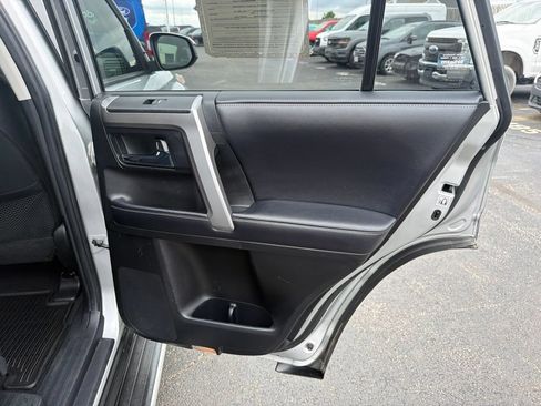 Used 2018 Toyota 4Runner SR5 AWD/4WD image 48
