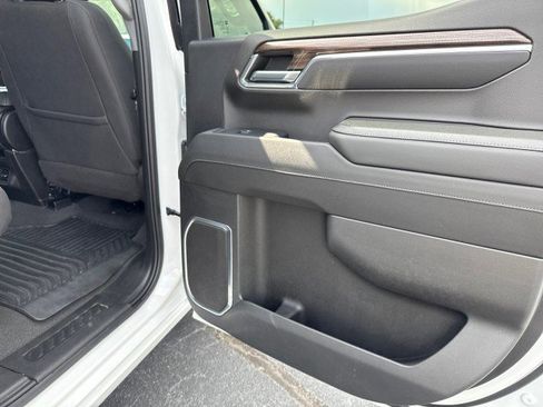 Used 2023 Chevrolet Silverado 1500 LT image 16