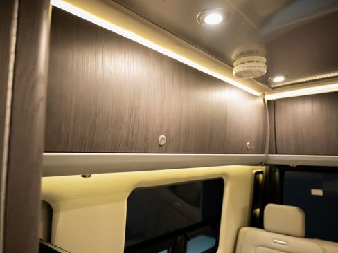 Used 2021 Mercedes-Benz Sprinter 3500 image 76