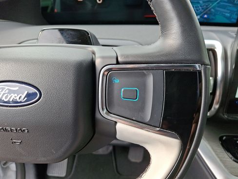 Used 2025 Ford Expedition Platinum AWD/4WD image 24