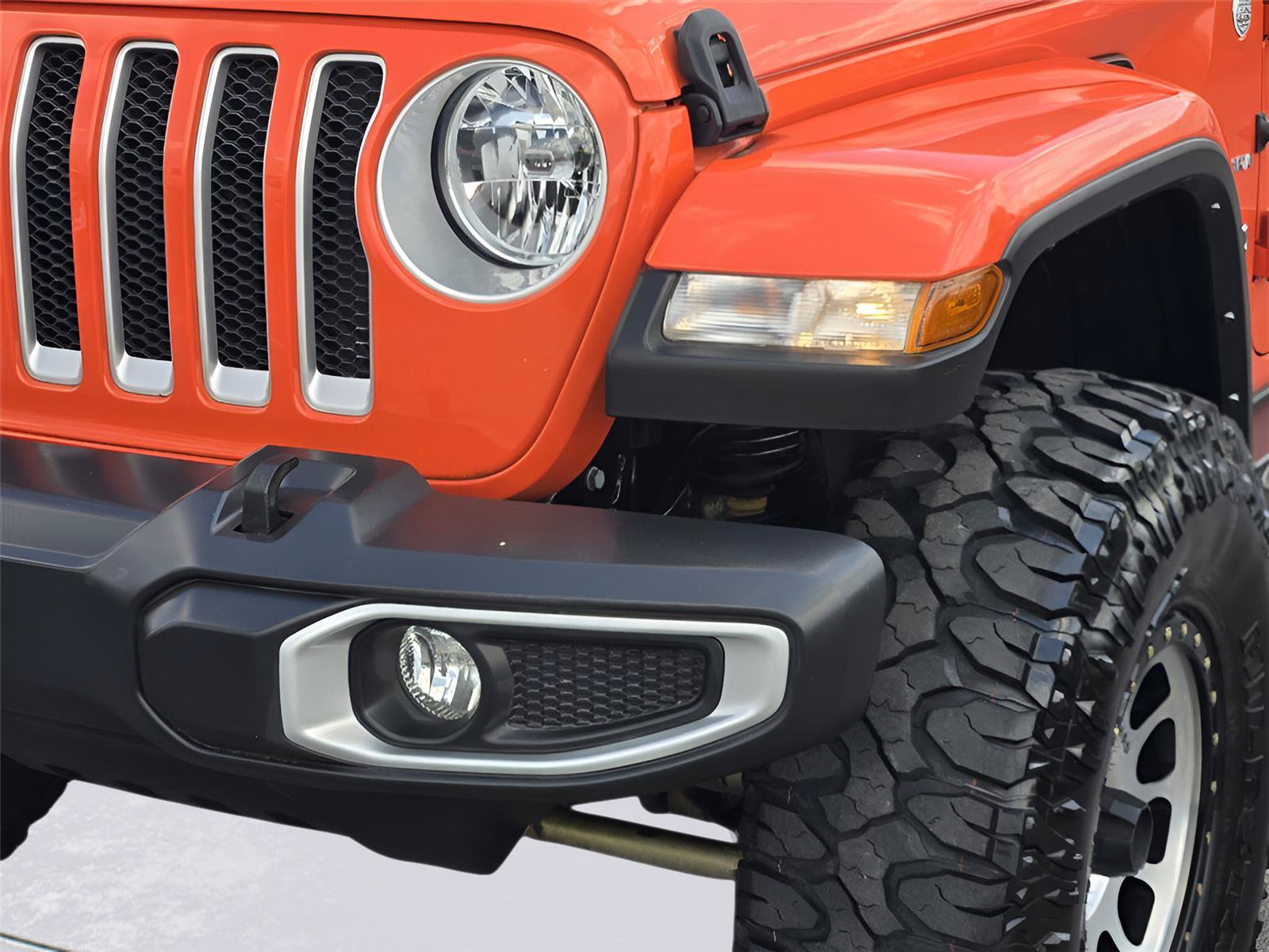 Used 2023 Jeep Wrangler Unlimited Sahara AWD/4WD image 10
