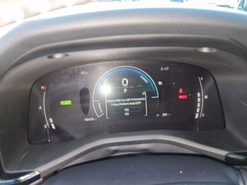 Used 2025 Toyota Camry SE w/ Convenience Package image 14