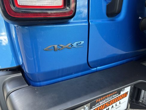 Used 2024 Jeep Wrangler Unlimited w/ Convenience Group image 29