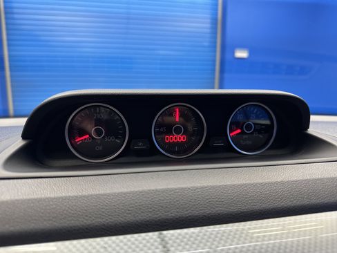 Used 2013 Volkswagen Beetle 2.0T image 17