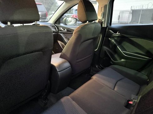 Used 2014 MAZDA MAZDA3 i Touring w/ Technology Package FWD image 12