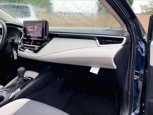 Used 2025 Toyota Corolla LE FWD image 18