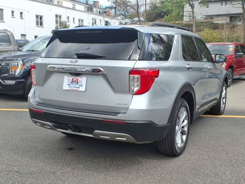 Certified 2023 Ford Explorer XLT w/ Equipment Group 202A AWD/4WD image 8
