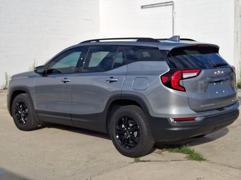 Used 2024 GMC Terrain AT4 w/ Tech Package AWD/4WD image 5