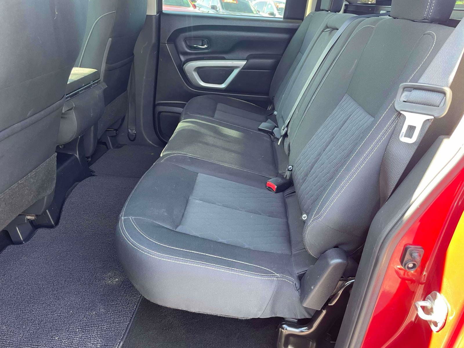 Used 2019 Nissan Titan SV AWD/4WD image 13