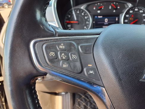 Used 2020 Chevrolet Equinox LT w/ Driver Convenience Package image 15