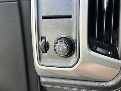 Used 2018 GMC Sierra 1500 SLT w/ Enhanced Driver Alert Package image 16