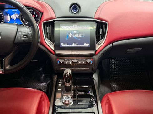Used 2018 Maserati Ghibli S GranLusso image 29