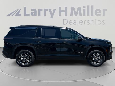 Used 2024 Chevrolet Traverse LT FWD image 6