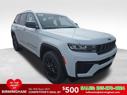 New 2026 Jeep Grand Cherokee Altitude RWD image 1