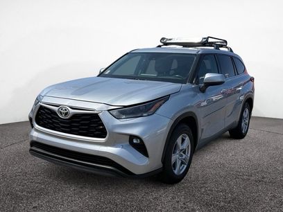 Used 2021 Toyota Highlander LE