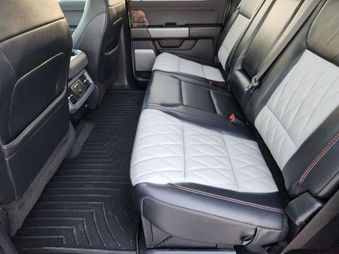 Used 2024 Ford F350 Lariat w/ Lariat Ultimate Package image 30