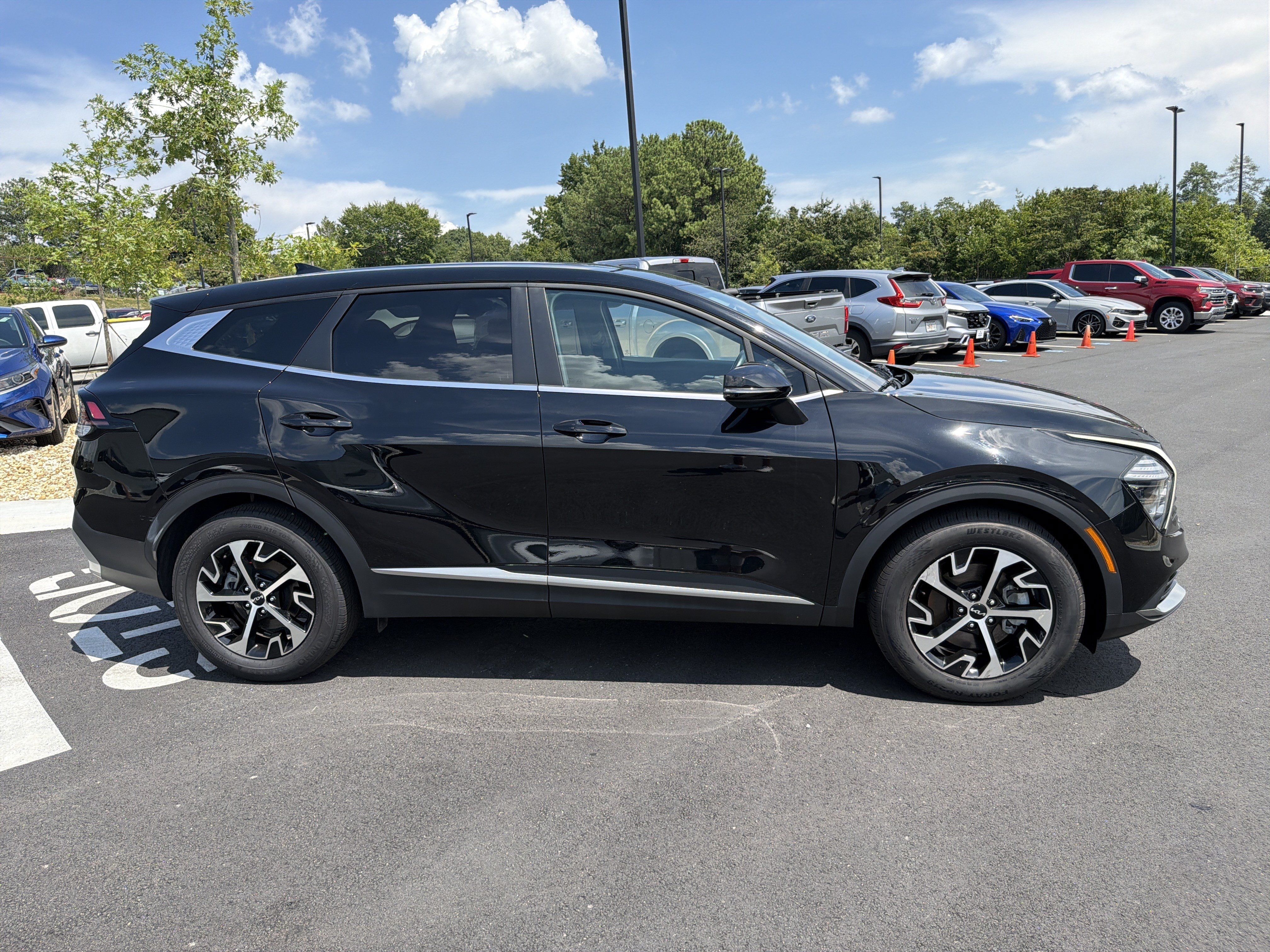 Certified 2024 Kia Sportage EX FWD image 8
