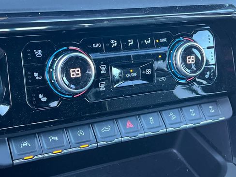 Used 2023 GMC Sierra 1500 AT4X image 21