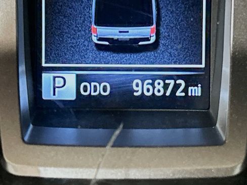 Used 2018 Toyota Tacoma SR5 RWD image 10