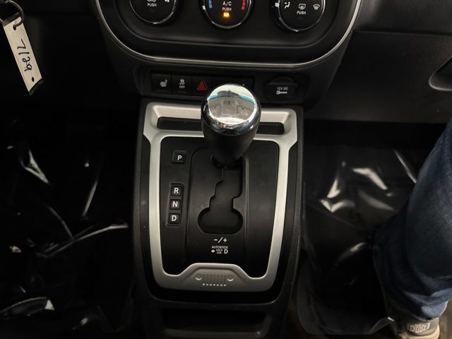 Used 2016 Jeep Compass Latitude w/ Sun/Sound Group AWD/4WD image 20