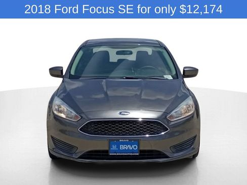 Used 2018 Ford Focus SE FWD image 2