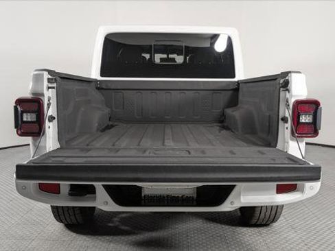 Used 2023 Jeep Gladiator Overland image 18
